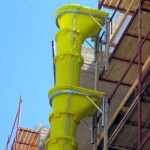 Scivoli scarica macerie